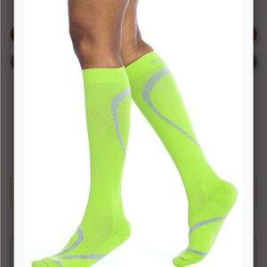 Sigvaris Men’s & Women’s Motion High Tech Closed Toe, Unisex Socks 20-30mmHg